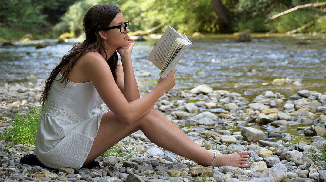 8 βιβλία ελληνικής λογοτεχνίας από τις εκδόσεις Βακχικόν