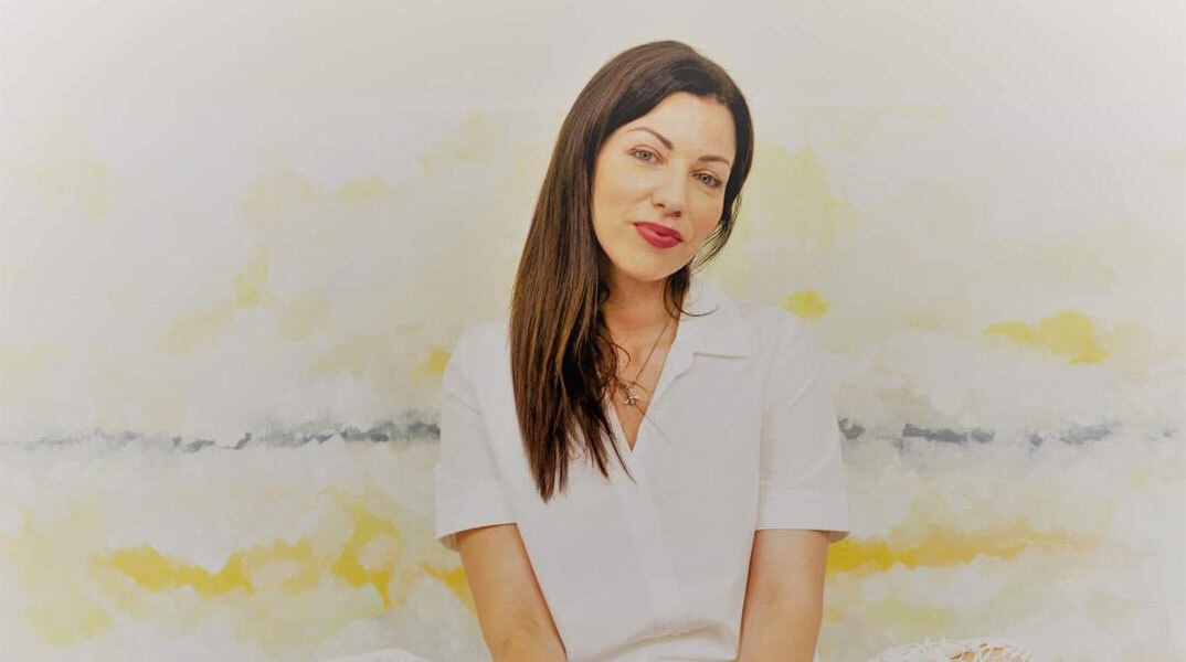 Η εικαστικός και επιμελήτρια της έκθεσης Γεωργία Tρούλη