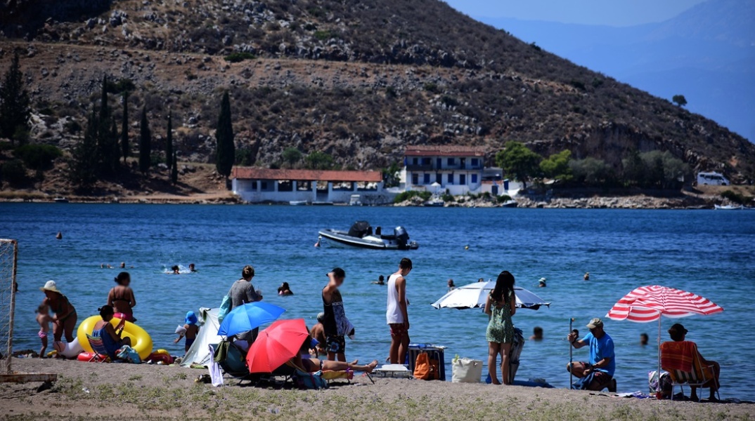 Καιρός - Υψηλές θερμοκρασίες και εξόρμηση στην παραλία