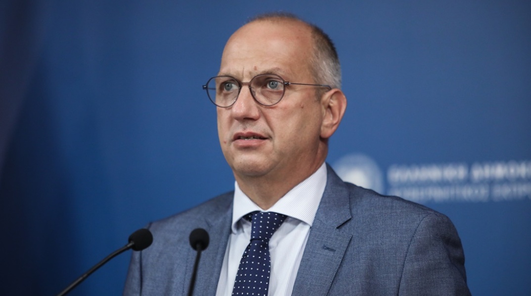 Ο κυβερνητικός εκπρόσωπος, Γιάννης Οικονόμου