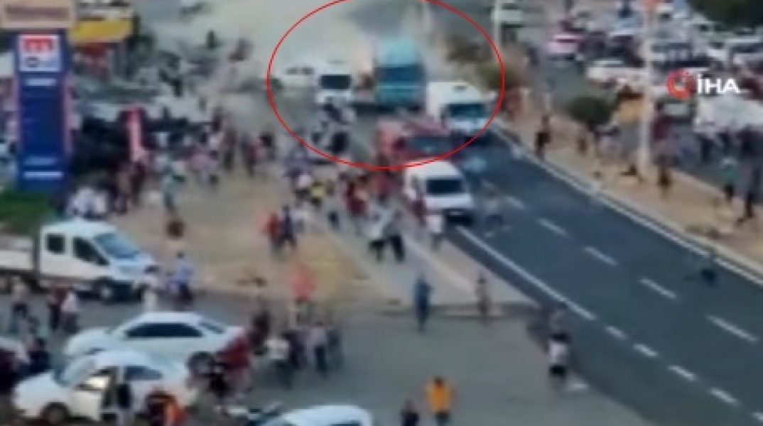 Φορτηγό με σπασμένα φρένα έπεσε σε πλήθος στην Τουρκία