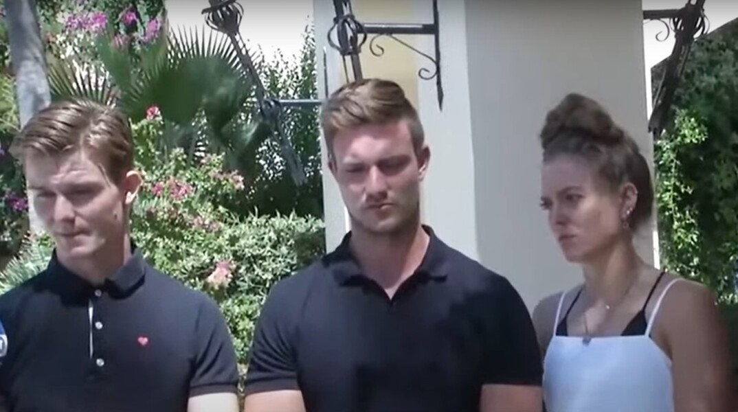 Συγκλονισμένη δηλώνει η οικογένεια των Γερμανών τουριστών που έπεσαν θύματα επίθεσης από ντόπιους, με αφορμή μια προσπέραση.