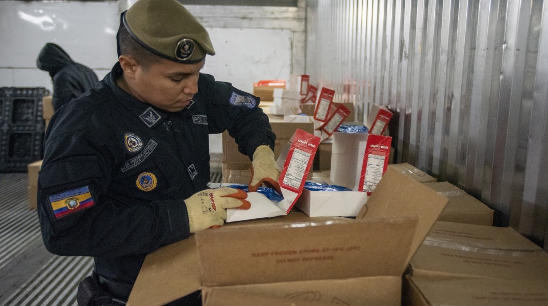 Τεράστιο φορτίο κοκαΐνης με προορισμό την Ευρώπη κατασχέθηκε στη Δημοκρατία του Ισημερινού.