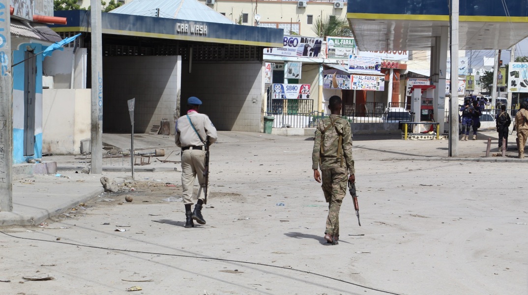 Σομαλία: Αιματηρό τέλος στην ομηρία σε ξενοδοχείο του Μογκαντίσου - Προσκείμενη στην Αλ Κάιντα η ομάδα των εισβολέων. 
