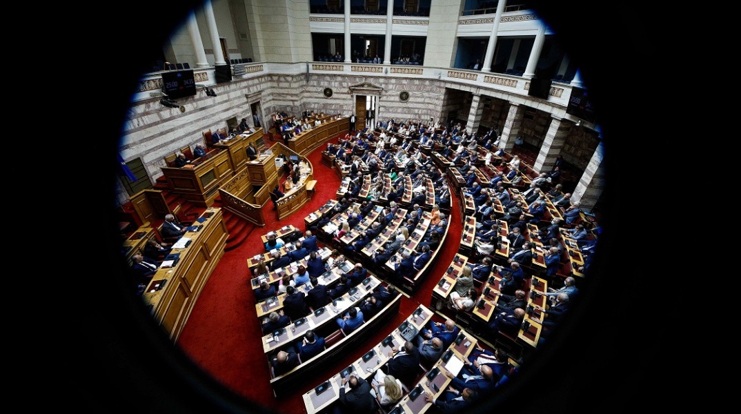 Ο Μάνος Βουλαρίνος σχολιάζει τα πρόσφατα δημοσκοπικά ευρήματα και τις απαντήσεις των ερωτηθέτων για την ιεράρχηση των προβλημάτων.