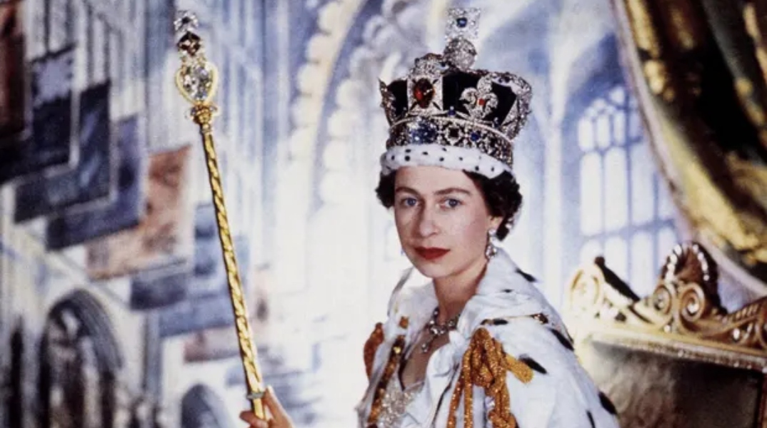 Το πρωτοσέλιδο των The Times και The Guardian για τον θάνατο της Βασίλισσας Ελισάβετ Β'