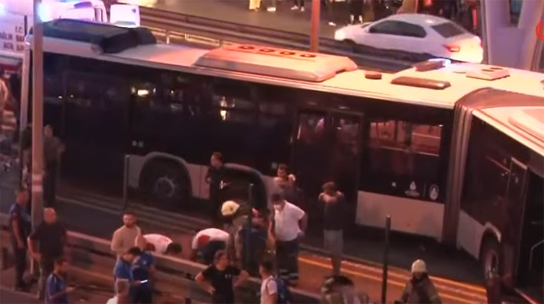 Καραμπόλα τεσσάρων λεωφορείων στην Κωνσταντινούπολη