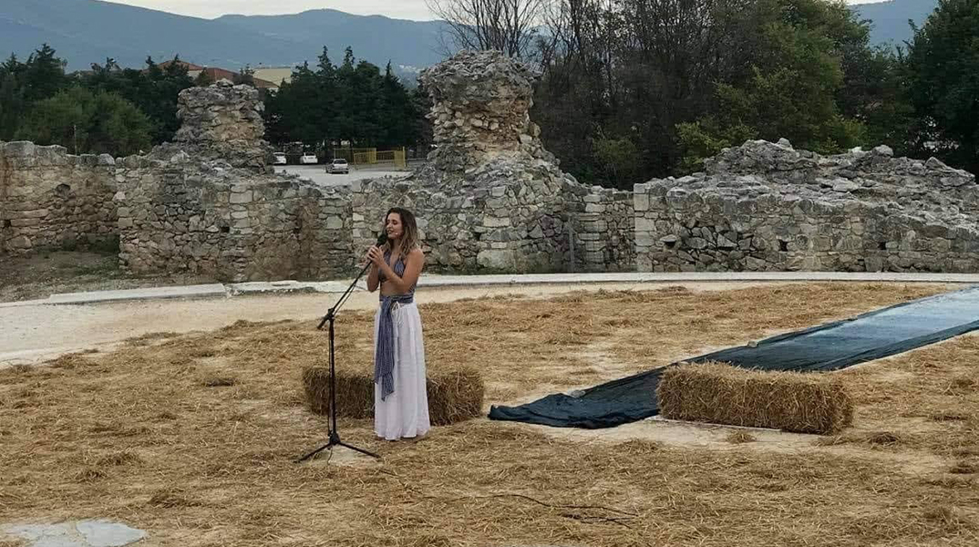 Η Ιόλη Ανδρεάδη σκηνοθετεί τη Βασιλική Τρουφάκου στην «Ελένη» του Ευριπίδη