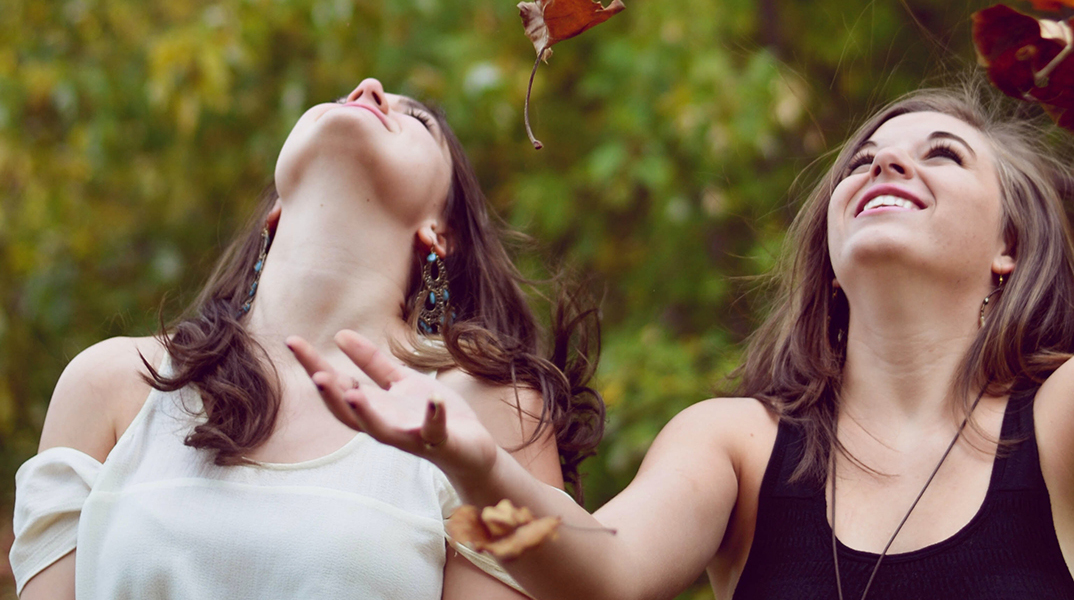 Δυο κορίτσια. 