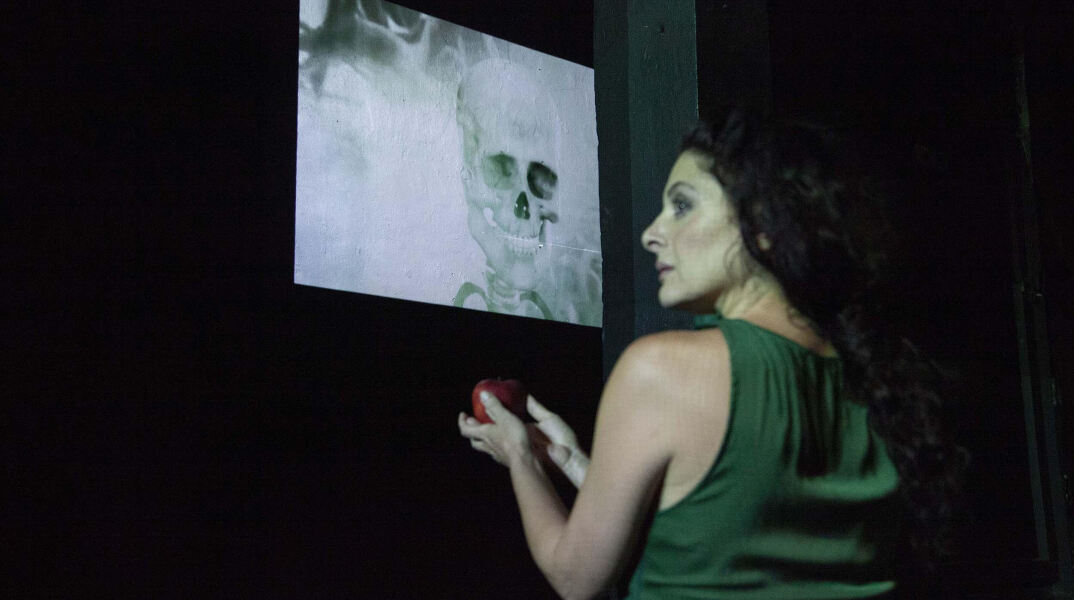 «Νίκη, απόψε στο πάρτι» στο θέατρο Φούρνος