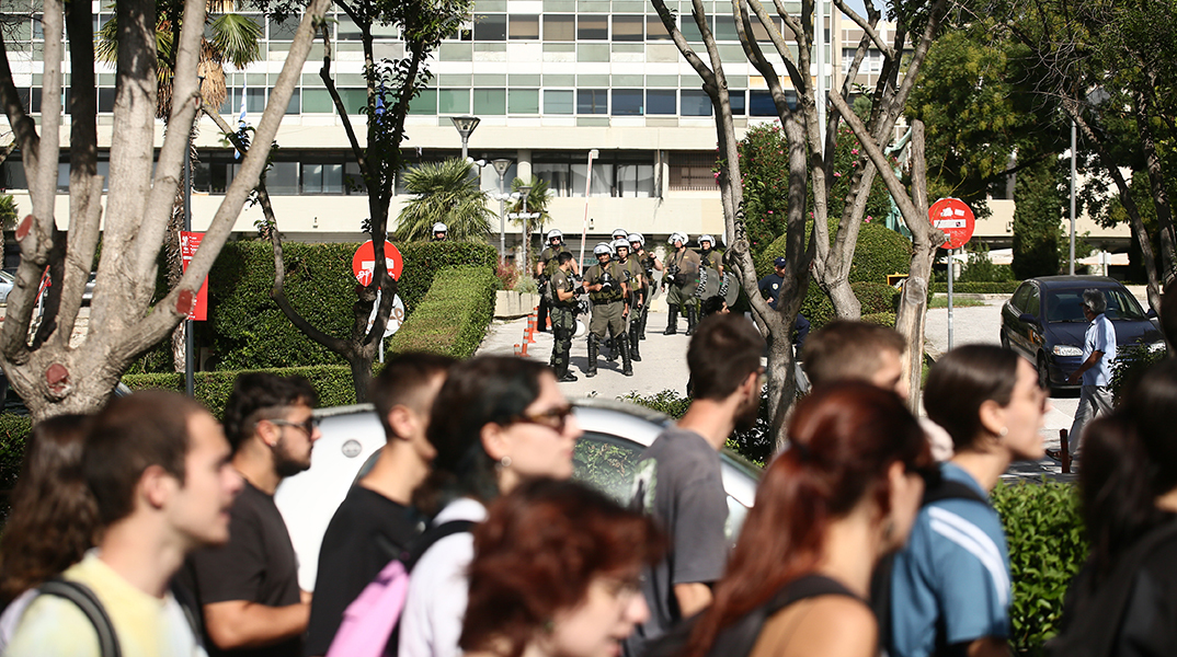 Θεσσαλοίκη - ΑΠΘ: Διαμαρτυρία κατά της πανεπιστημιακής αστυνομίας