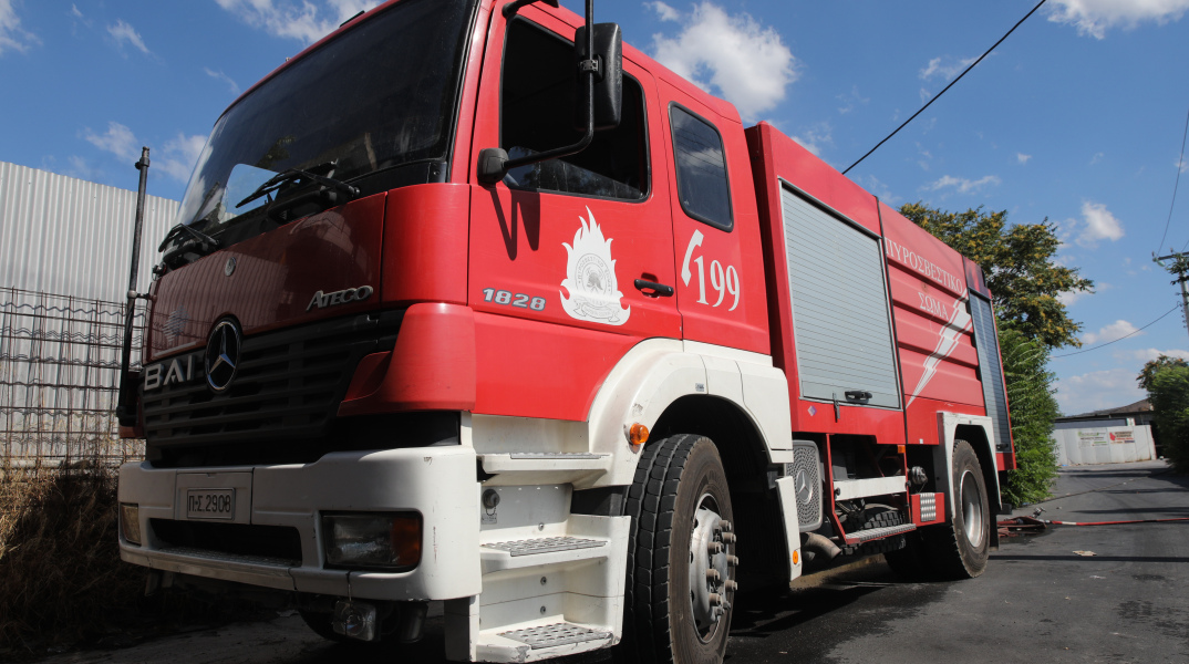 Απέρι Καρπάθου - Κινητοποίηση της Πυροσβεστικής για τη διάσωση τουρίστριας, η οποία βρέθηκε τραυματισμένη σε δύσβατη περιοχή. 