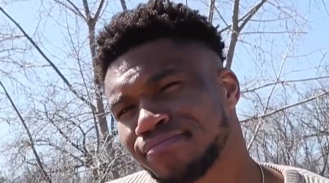 Ο Γιάννης Αντετοκούνμπο επέστρεψε με νέο ανέκδοτο - Η ανάρτησή του στο Instagram και η αναφορά στο νέο ντοκιμαντέρ που ετοιμάζει για το National Geographic. 