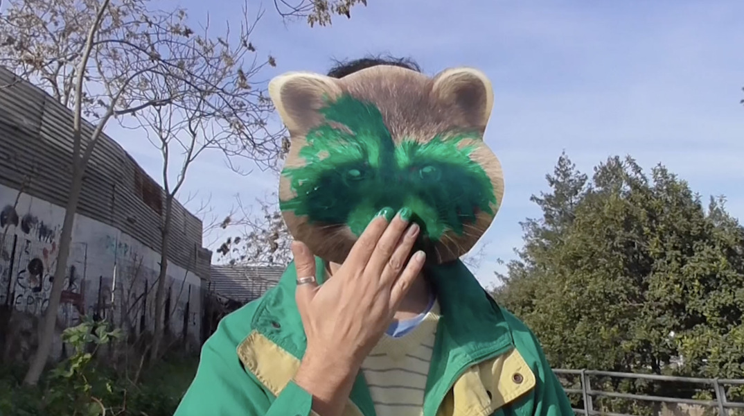 To έργο των Vaskos "Unicorns and their kin" στην έκθεση Sheltered Gardens στον Βοτανικό Κήπο Διομήδους