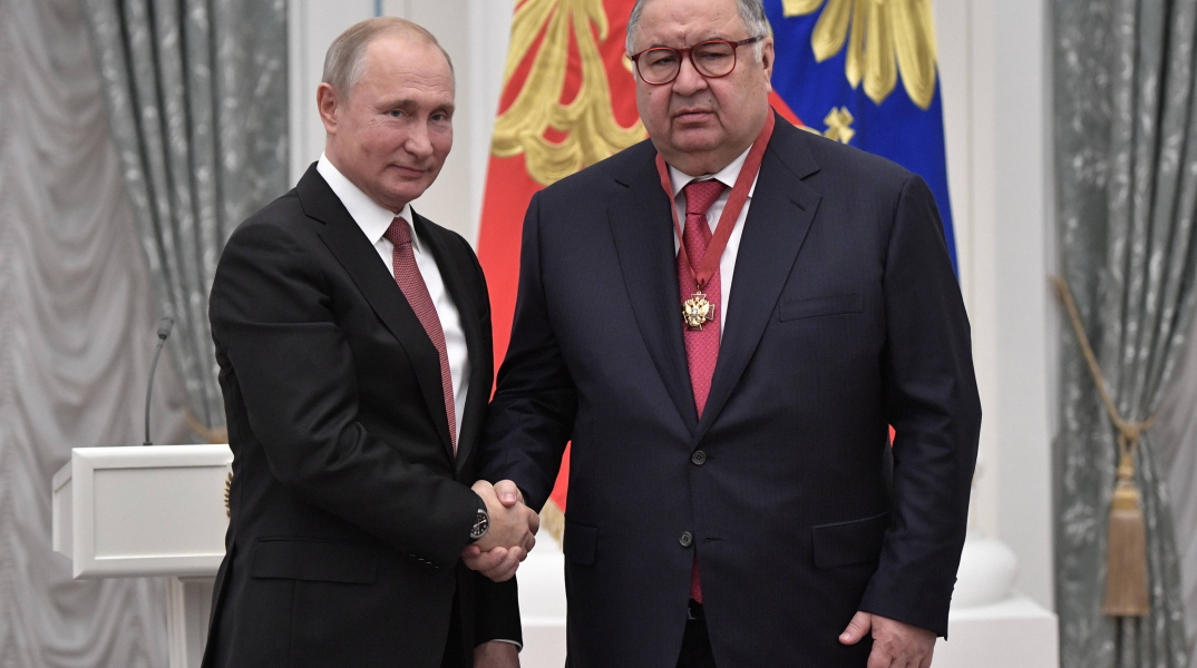 Άλισερ Ουσμάνοφ: Ο 69χρονος Ρώσος δισεκατομμυριούχος που συνδέεται με τον πρόεδρο Πούτιν είναι ύποπτος για φοροδιαφυγή. 