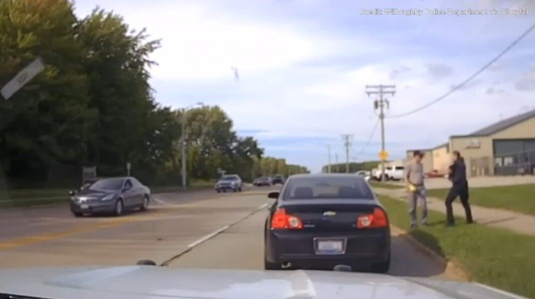 Αστυνομικός δέχεται επίθεση από οδηγό στο Οχάιο