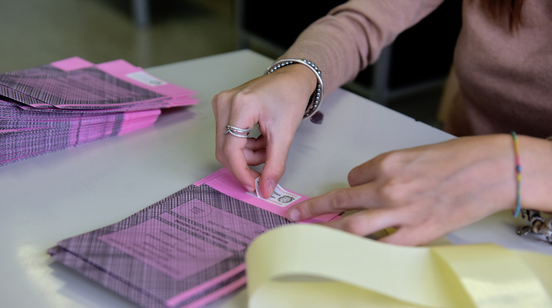 Η Ιταλία ψηφίζει την Κυριακή 25 Σεπτεμβρίου: Προβληματισμός και ανησυχία στην προοπτική να αναλάβει την εξουσία ακροδεξιός κυβερνητικός συνασπισμός. 