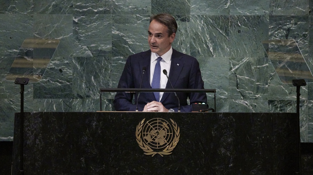 Το πολιτικό προβάδισμα της κεντροδεξιάς, η στάση του Κυριάκου Μητσοτάκη απέναντι στα μεγάλα προβλήματα, ο αντίλογος της αντιπολίτευσης.