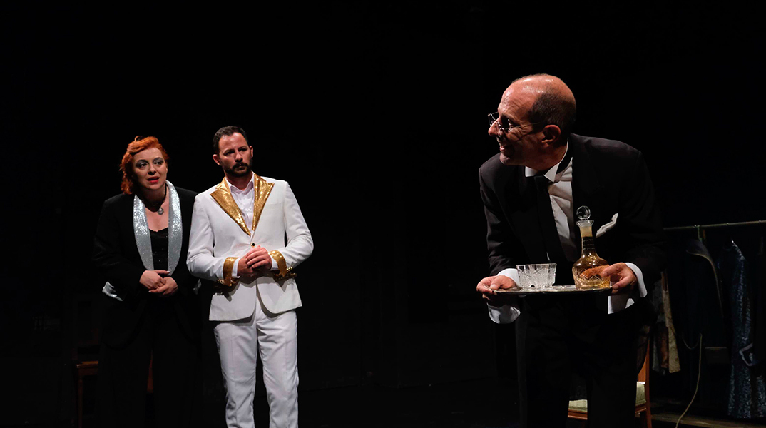 «Αυτοί και τα παντελόνια τους» στο Θέατρο Αλκμήνη