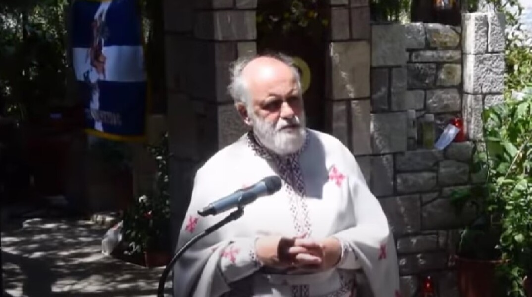Ο ιερέας των Αγίων Ισιδώρων Λυκαβηττού, Δημήτριος Λουπασάκης