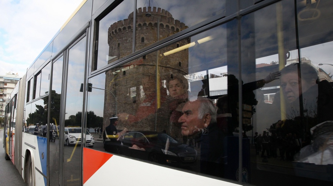 Βία άσκησε επιβάτης σε οδηγό λεωφορείου του ΟΑΣΘ στη Θεσσαλονίκη: Επενέβη η Αστυνομία - μεταφέρθηκε στο νοσοκομείο το θύμα της επίθεσης. 