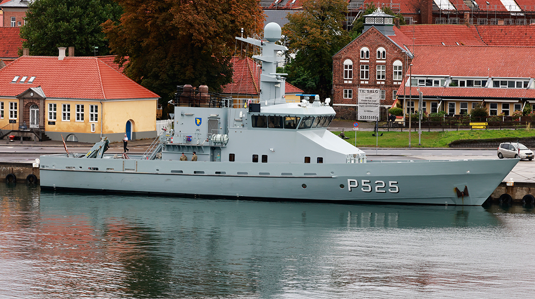 Στρατιωτικό σκάφος της Δανίας σε λιμάνι του νησιού Bornholm στη Βαλτική, όπου διέρρευσε ο αγωγός Nord Stream 