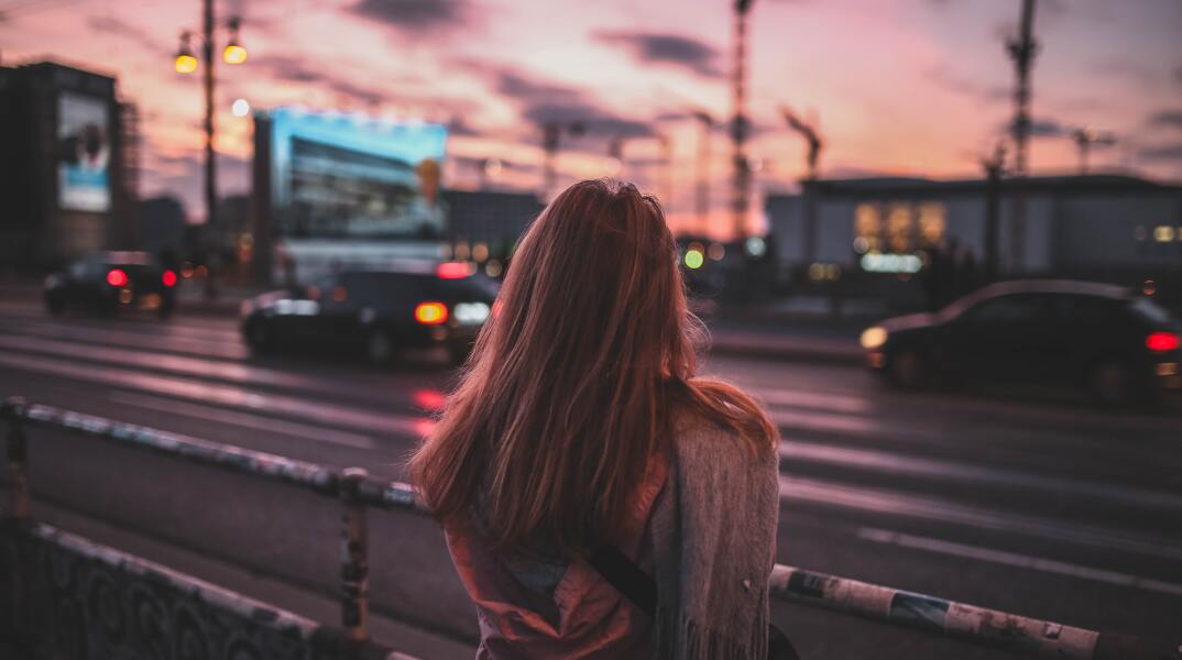 Την παροχή δωρεάν νομικών υπηρεσιών για κάθε κακοποιημένη γυναίκα στην Ελλάδα ανακοίνωσε η υφυπουργός Εργασίας και Κοινωνικών Υποθέσεων, Μαρία Συρεγγέλα.