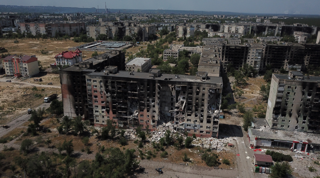Κατεστραμμένα κτίρια στο Λουχάνσκ 