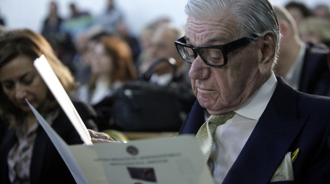 Με δημοτική δαπάνη έπειτα από απόφαση του Κώστα Μπακογιάννη θα πραγματοποιηθεί η κηδεία του Ζάχου Χατζηφωτίου - Είχε προσφέρει σημαντικές υπηρεσίες στην πόλη. 