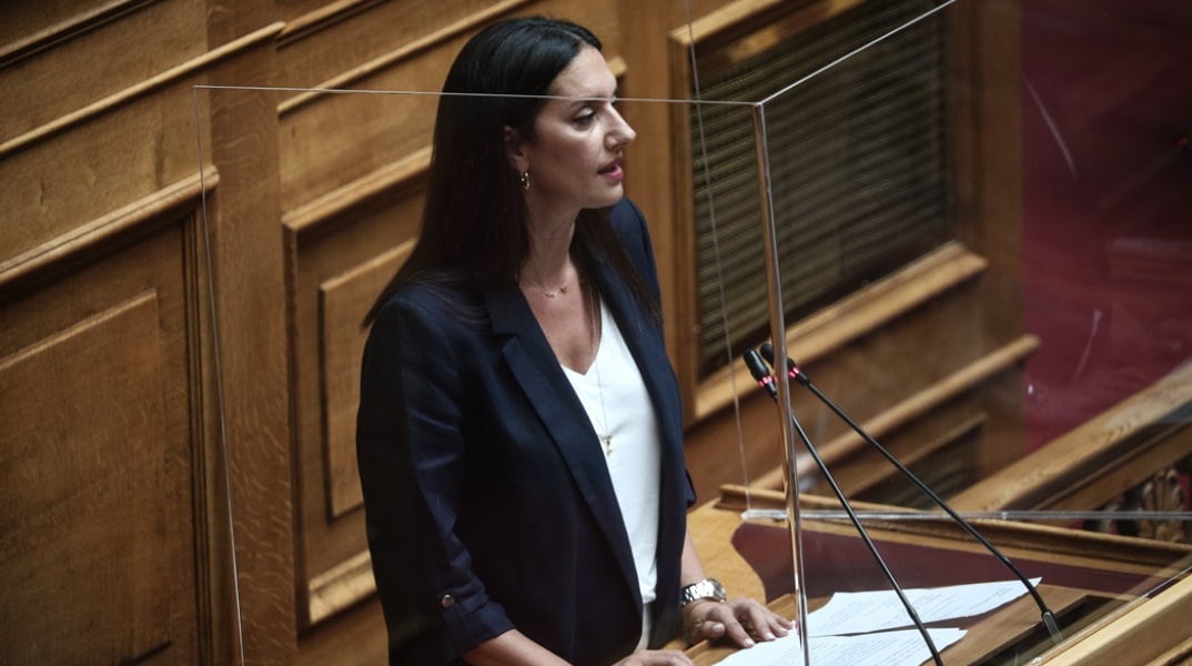 Η βουλευτής της ΝΔ, Νόνη Δούνια