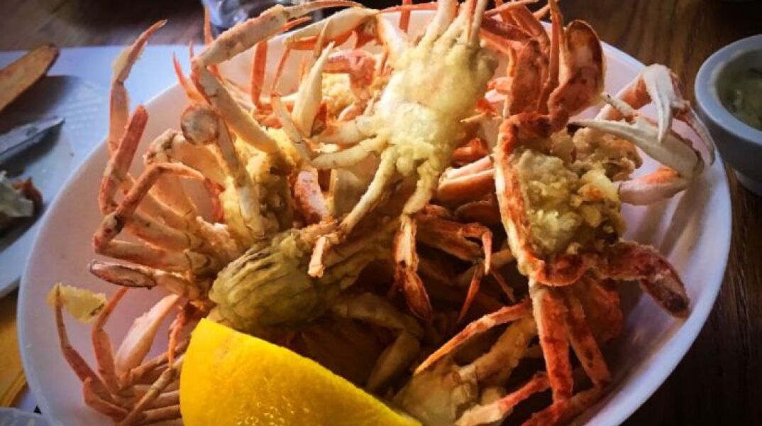 Τηγανιτό καβουράκι στο Monkfish