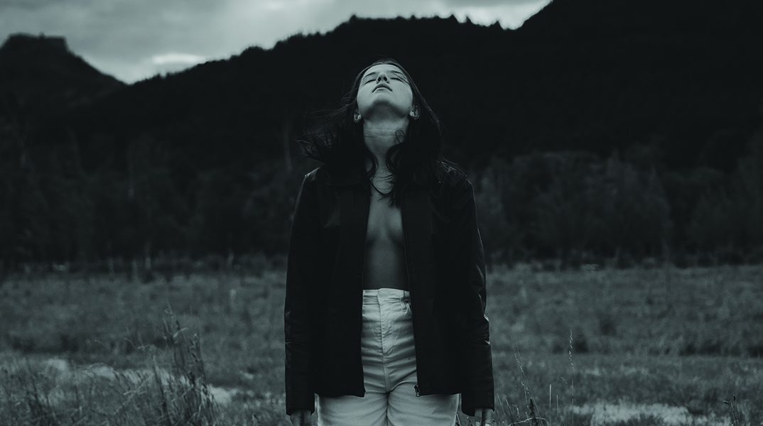 Ένα κορίτσι.