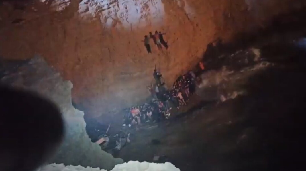 Ναυάγιο στα Κύθηρα - Εικόνες από τη διάσωση