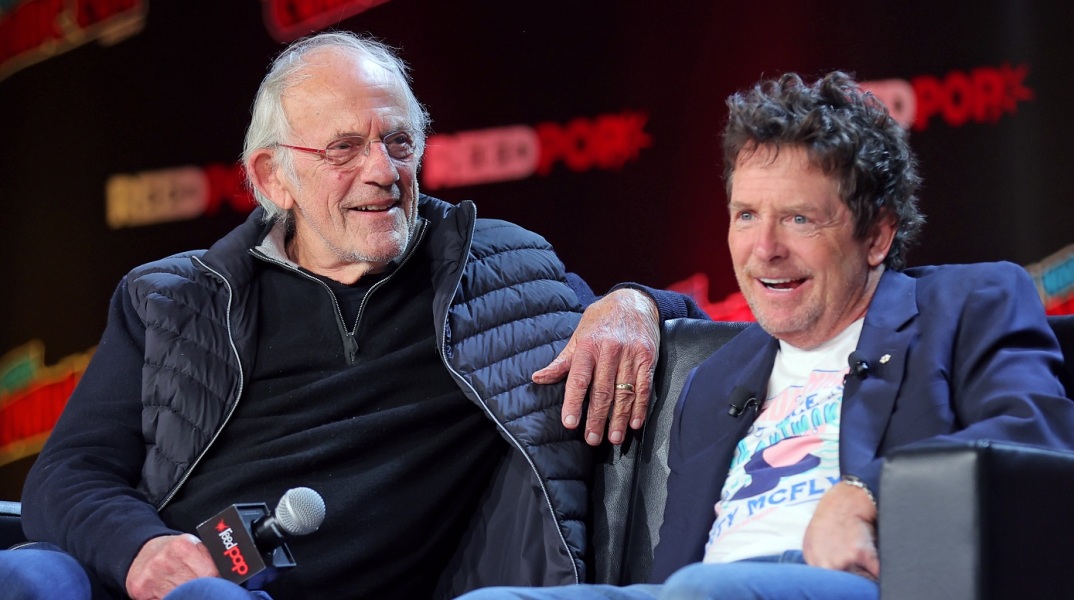 37 χρόνια μετά την ταινία «Back to the Future», ο Μάικλ Τζέι Φοξ συναντήθηκε με τον συμπρωταγωνιστή του Κρίστοφερ Λόιντ, στο φεστιβάλ Comic Con στη Νέα Υόρκη.