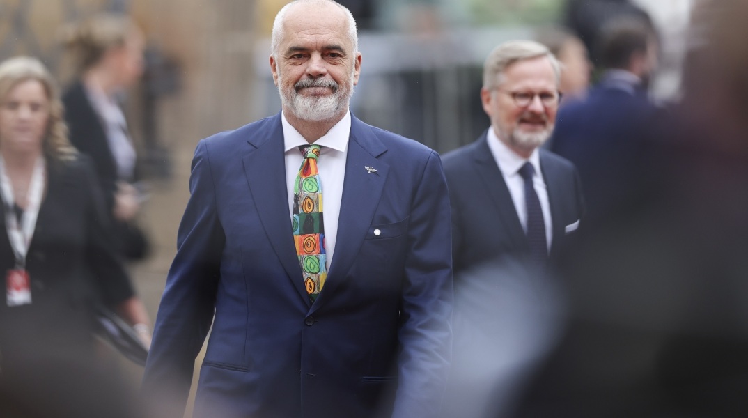 Αποκαλύψεις που προκαλούν αίσθηση από τον Έντι Ράμα - Μίλησε για λαθρεμπόριο εμβολίων κορωνοϊού με τη συνεργασία Αλβανίας - Ιταλικού ΥΠΕΞ και μυστικών υπηρεσιών.