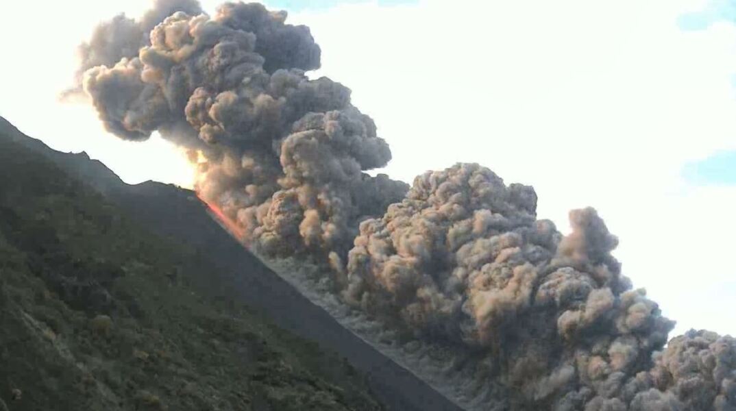 Η έκρηξη του ηφαιστείου στο Στρόμπολι