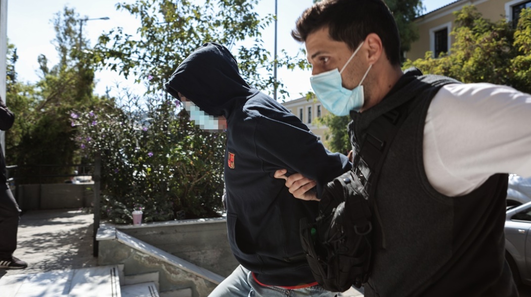 O 53χρονος βιαστής και προαγωγός της 12χρονης στον Κολωνό