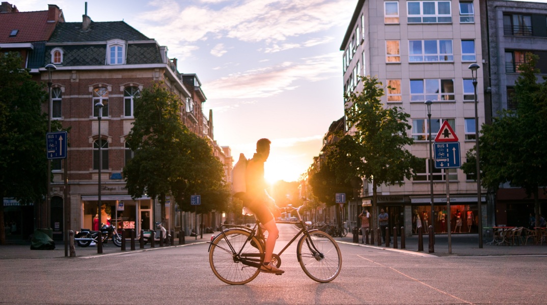 10 πόλεις σε όλο τον κόσμο θα λάβουν βραβείο έως και 1 εκ. δολάρια η καθεμία για τη δημιουργία ασφαλών ποδηλατικών διαδρομών - Το φιλόδοξο πρότζεκτ Μπλούμπεργκ.