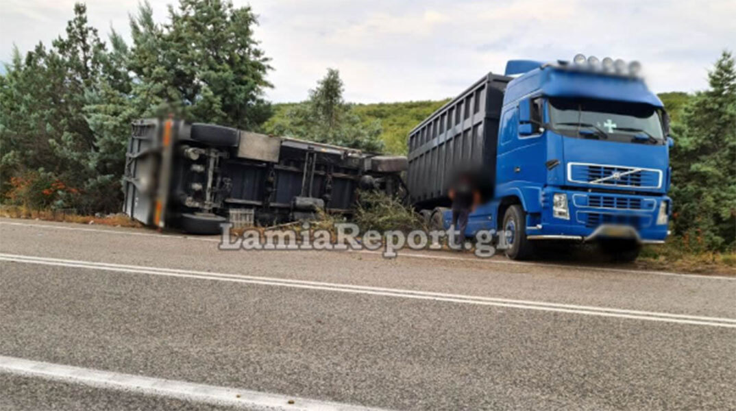 Εξετράπη νταλίκα στη Λαμία