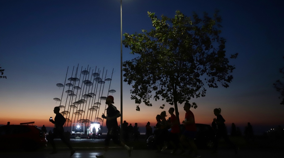 10ος Διεθνής Νυχτερινός Ημιμαραθώνιος Θεσσαλονίκης – ZeniΘ: 14.000 δρομείς θα ξεχυθούν στους δρόμους της πόλης το Σάββατο 15/10 - Αναλυτικά το πρόγραμμα.