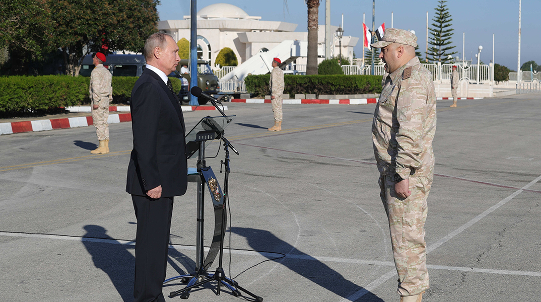 Βλαντιμίρ Πούτιν, Σεργκέι Σουροβίκιν