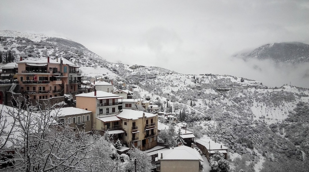 Χιονισμένη Αράχωβα