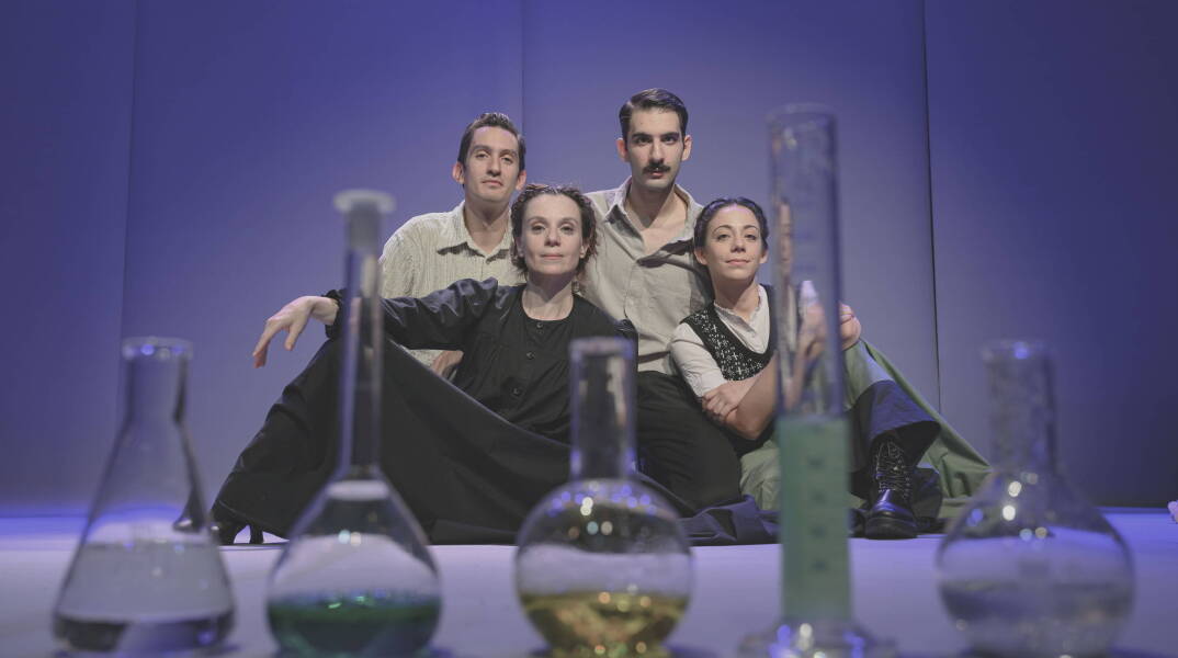 «Η απολογία της Μαρί Κιουρί» στο θέατρο Αποθήκη