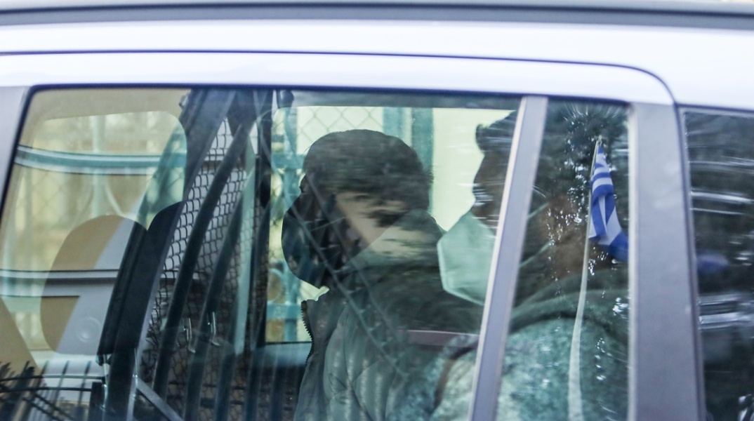 Ο 33χρονος συλληφθείς για τον βιασμό της 12χρονης στον Κολωνό μέσα σε όχημα στην Ασφάλεια