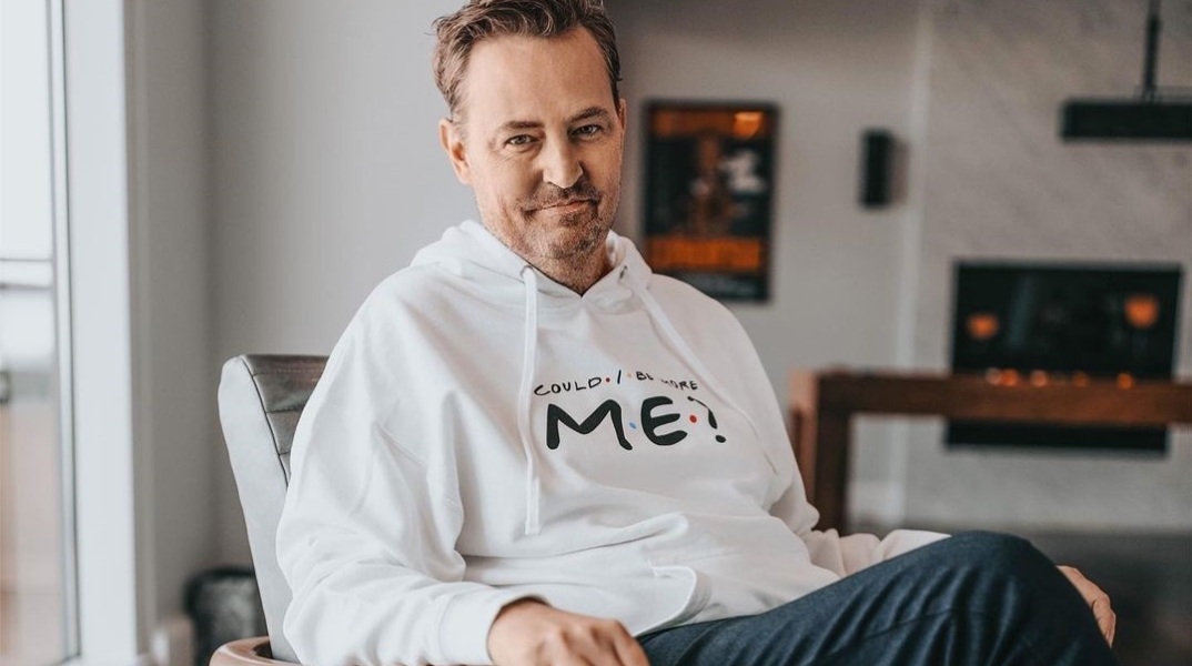 Ο ηθοποιός Μάθιου Πέρι, ο οποίος αγαπήθηκε για την ερμηνεία του ως Τσάντλερ στη σειρά «Φιλαράκια», μίλησε για τους εθισμούς του στο αλκοόλ και τα ναρκωτικά.