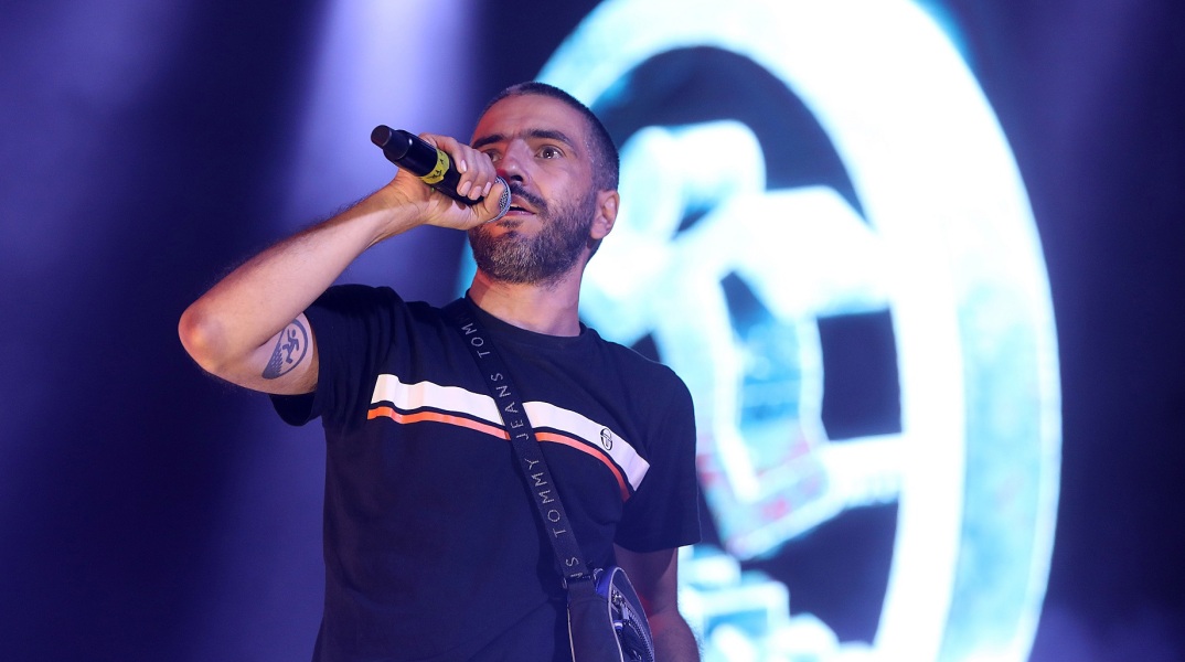 Συναυλία του ΛΕΞ στη Θεσσαλονίκη:  Περισσότεροι από 25.00 θεατές αναμένεται να παρακολουθήσουν το αποψινό live - Ναυλώθηκαν πούλμαν από όλη την Ελλάδα.