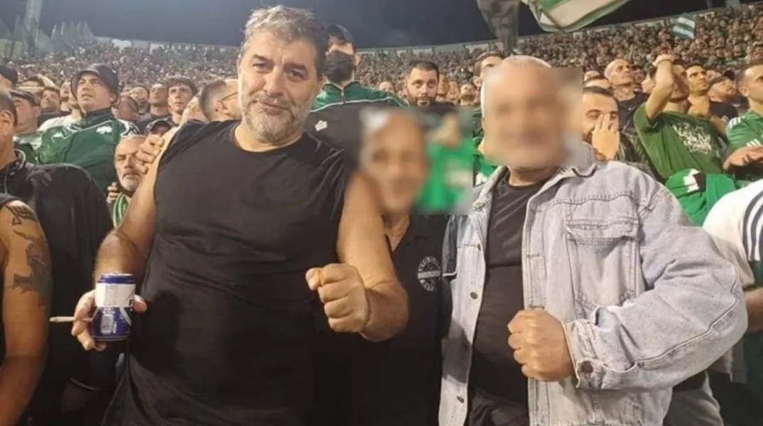 Ο Βασίλης Μπισμπίκης βρέθηκε στο γήπεδο της Λεωφόρου, όπου παρακολούθησε το ντέρμπι του Παναθηναϊκού με τον Άρη από τη Θύρα 13 - Το story στο Instagram.