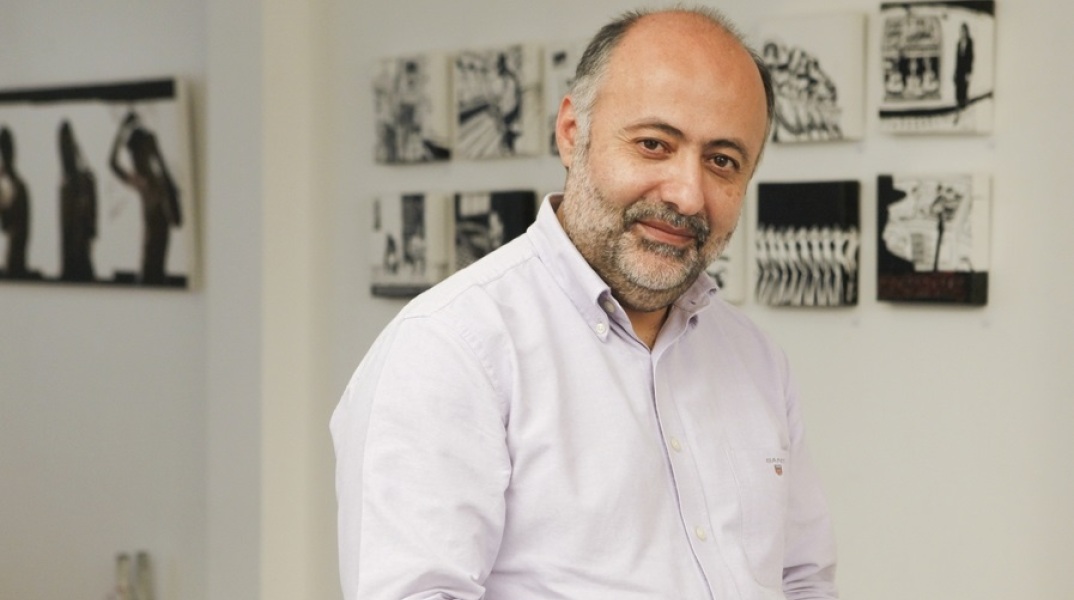 Ο διευθυντής γραφείου Τύπου του πρωθυπουργού Δημήτρης Τσιόδρας προσφεύγει στη Δικαιοσύνη με αφορμή τα δημοσιεύματα που συνδέουν τη ΝΔ με τον Ηλία Μίχο. 