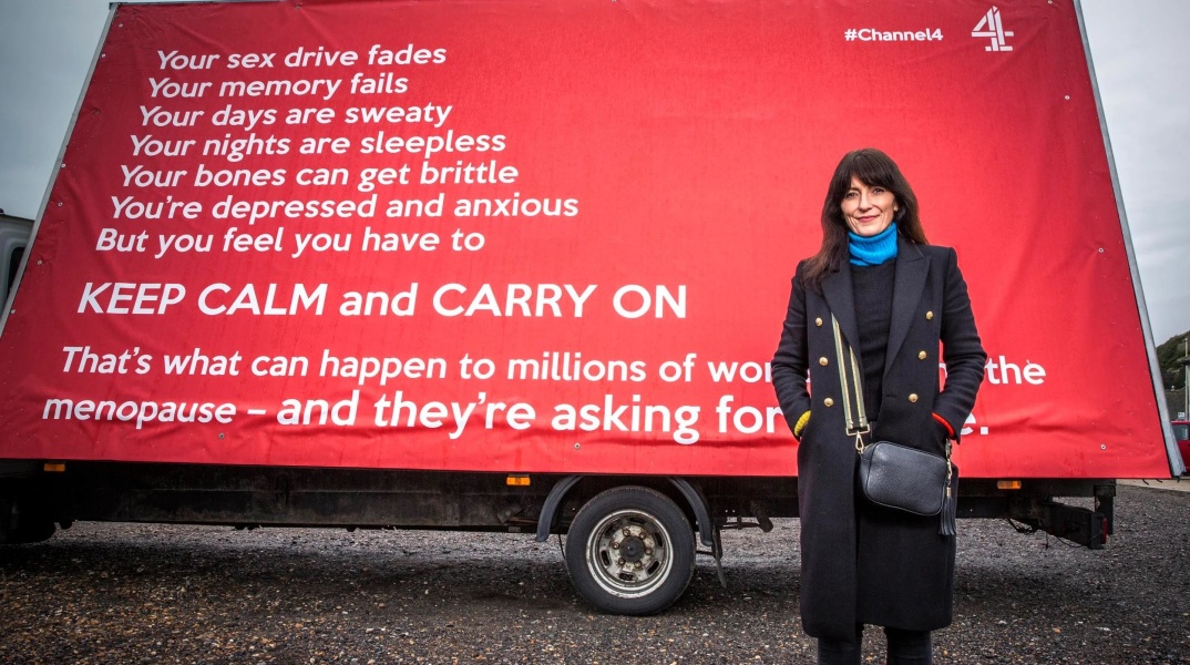 Το «κίνημα της εμμηνόπαυσης», οι αντιδράσεις στη Βρετανία και τα ξεπερασμένα στερεότυπα για το τι σημαίνει να είσαι γυναίκα.