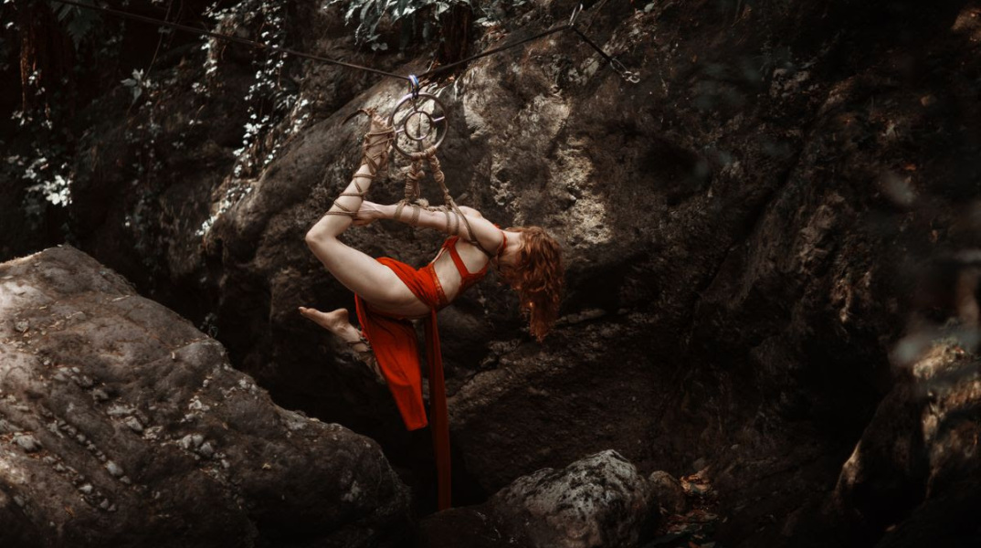 Η ομάδα AthenShibari στο Faust